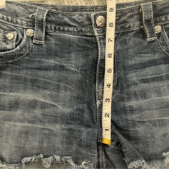 COPY - Miss Me Signature shorts - Picture 8 of 8